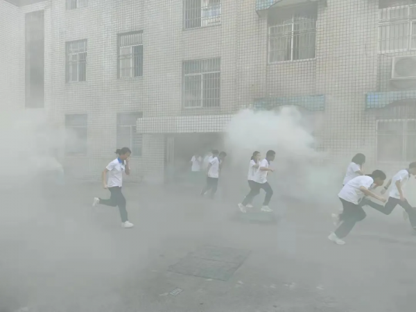 少年,在歷練中成長 少年,在歷練中成長