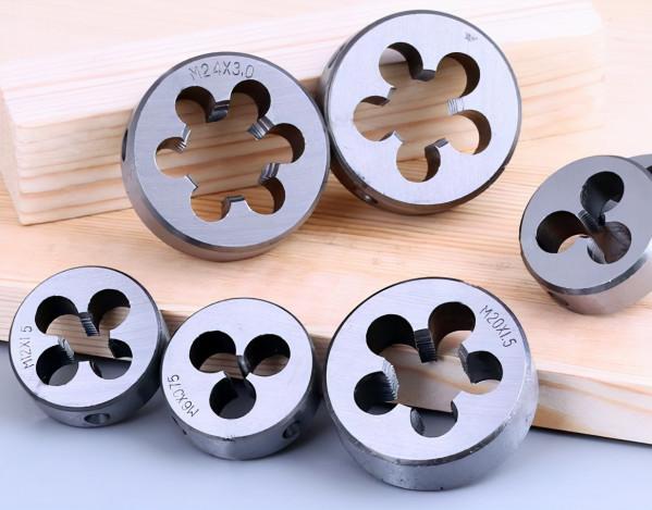 老鉗工告訴你的手工套絲技巧