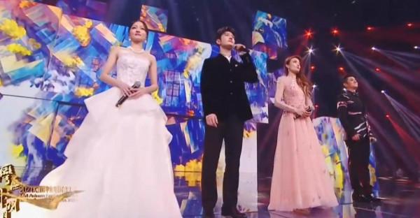 大灣區晚會終於不再流量當道，王菲不在C位，趙麗穎鏡頭一掃而過