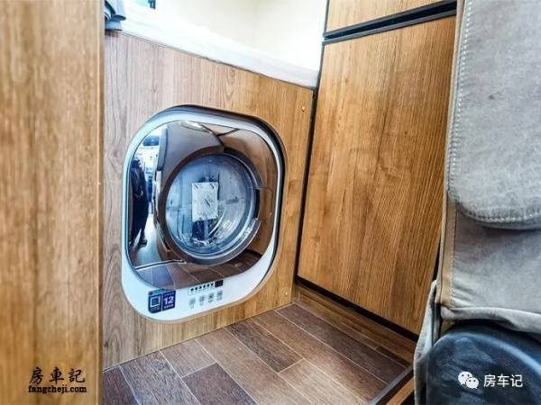 極具活力!滿足多人出行!拓銳斯特火星2號C型房車 極具活力!滿足多人出行!拓銳斯特火星2號C型房車