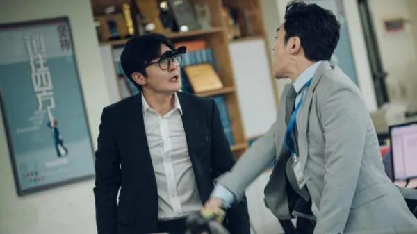 在2021年年末，央視爸爸手握兩部“王炸劇”，陣容堪稱神仙打架