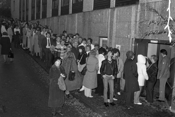 德國復仇母親：7歲小女孩慘死，罪犯逃脫，母親當庭朝兇手連開8槍