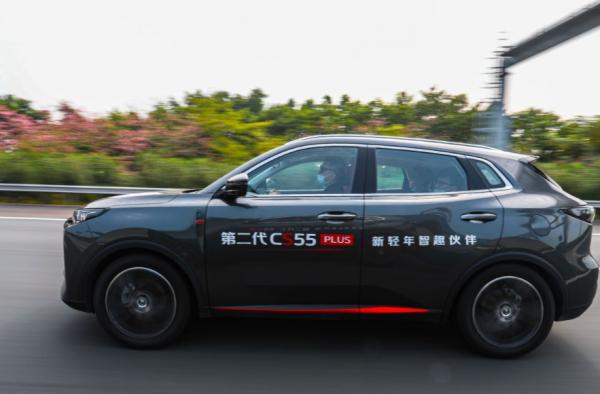 試駕長安CS55 PLUS！9月剛上市，頂配不超13萬，同級合資怎麼玩？