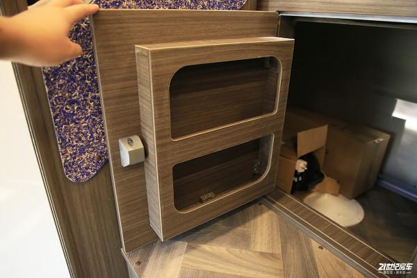 奇瑞進口底盤雙拓展房車,帶21.4度電,電粉碎直排馬桶 奇瑞進口底盤雙拓展房車,帶21.4度電,電粉碎直排馬桶