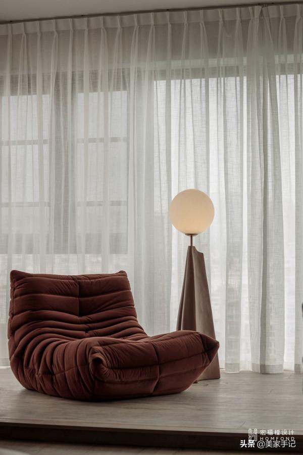 成都夫妻家中的高階場面:堅持沙發不靠牆,全屋寂靜風!太有品味 成都夫妻家中的高階場面:堅持沙發不靠牆,全屋寂靜風!太有品味