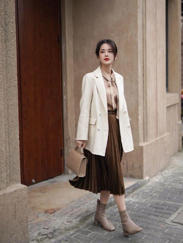 步入冬季別亂買衣服，試試“毛呢外套”，能讓你輕鬆穿出好氣質