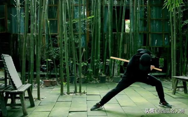 範十三：心懷武俠夢的暗影俠客，一刀斬斷子彈，鬼魅身法爆火