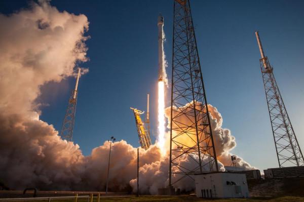 老美重返月球再推辭，幾十年前就能做到的事，現在卻做不到了？