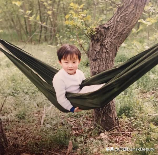 明星小時候舊照曝光！無PS，無濾鏡，我看到了真實的臉……