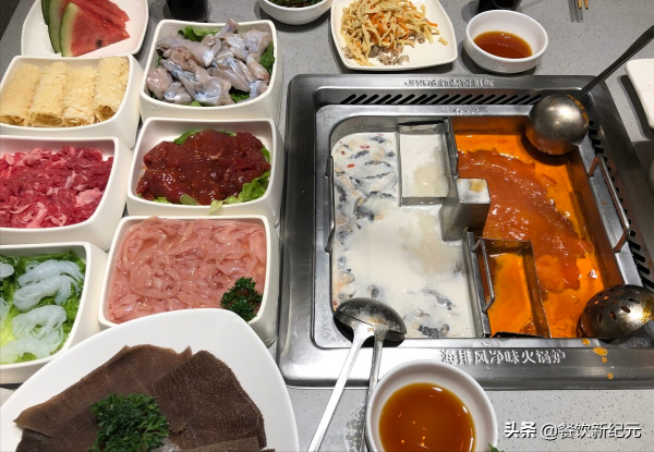 吃火鍋時,服務員問“加湯嗎”,其實是告訴你這3點,不懂就尷尬 吃火鍋時,服務員問“加湯嗎”,其實是告訴你這3點,不懂就尷尬