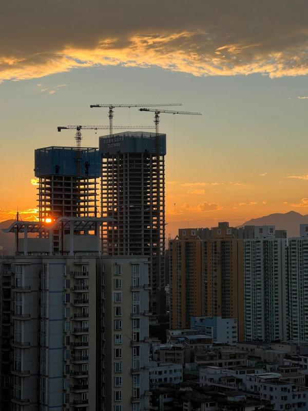 iPhone13 pro max分享幾張夜景和長焦