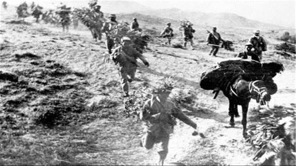 國民黨俘虜評價粟裕：他不僅能指揮解放軍，還能指揮蔣軍