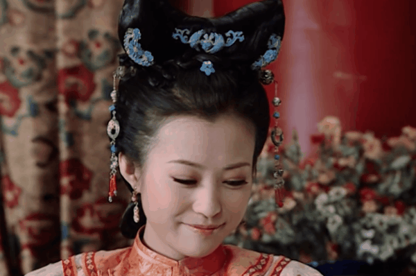 別人演“大家閨秀”只是像，她們簡直就是名門大小姐本人