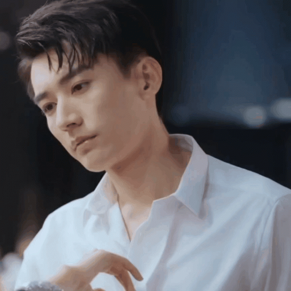 劉學義《夜色暗湧時》上演霸道總裁,還是不如在三界對味 劉學義《夜色暗湧時》上演霸道總裁,還是不如在三界對味