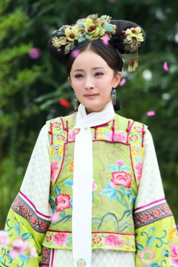 楊冪官宣新劇《嬌藏》：快到2022年了，她還離不開古偶劇嗎？