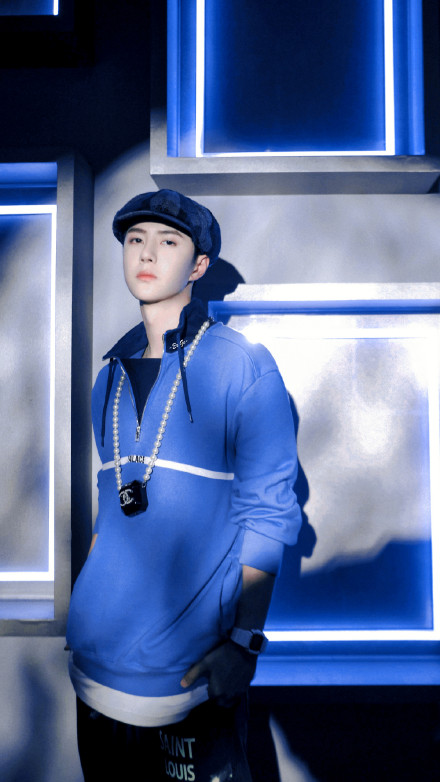 王一博把《這就是街舞》中的穿搭搬進了你的日常生活,可行嗎? 王一博把《這就是街舞》中的穿搭搬進了你的日常生活,可行嗎?