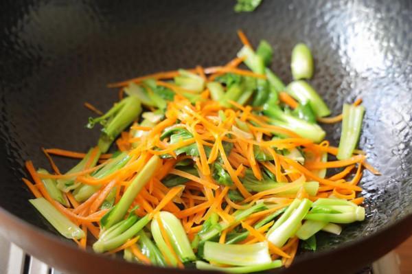 伏天,我家最愛的土豆吃法,炒一大鍋,蔬菜主食都有,好吃又省事 伏天,我家最愛的土豆吃法,炒一大鍋,蔬菜主食都有,好吃又省事