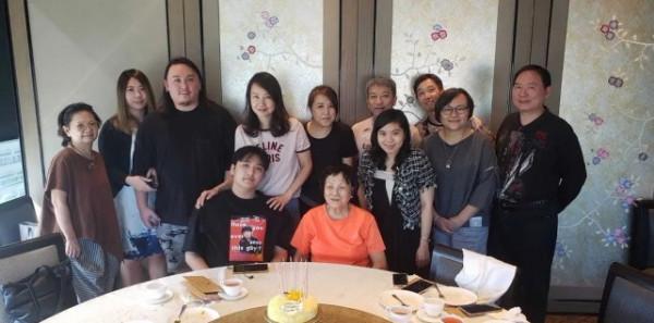 吳鎮宇兒子費曼近照曝光，變胖網友表示認不出，五官精緻似母親