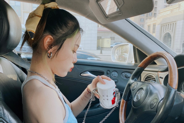 輿論悲劇還不止？網紅直播自殺遭起鬨，白冰冰女兒因媒體風波被害