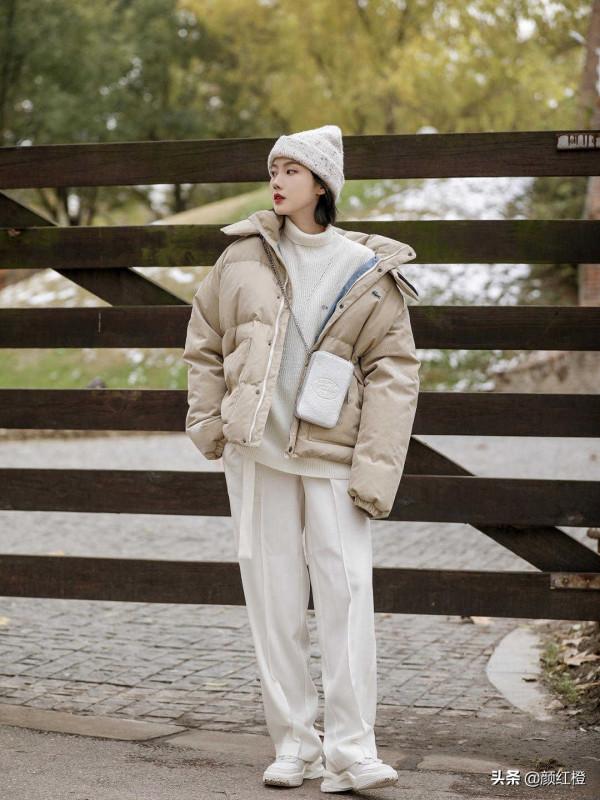 冬天穿衣不止有深色調,想要“衣”鳴驚人的話,就選擇奶白色系 冬天穿衣不止有深色調,想要“衣”鳴驚人的話,就選擇奶白色系