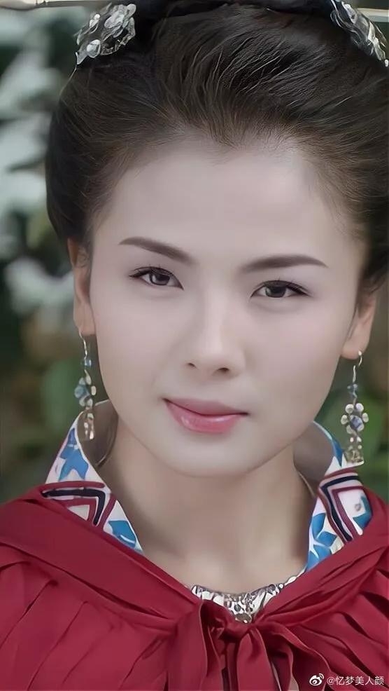 劉濤古裝桌布 劉濤古裝桌布