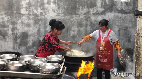 西安長安農村流水席,早上臊子面,中午正席16個菜 西安長安農村流水席,早上臊子面,中午正席16個菜