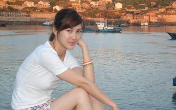 痴戀週一圍五年，32歲嫁富豪，40歲老公入獄，童蕾經歷了什麼？