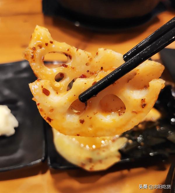 在米線店被鴨子圈粉了,鴨血粉絲和麻辣鴨貨都比米線有特色的 在米線店被鴨子圈粉了,鴨血粉絲和麻辣鴨貨都比米線有特色的