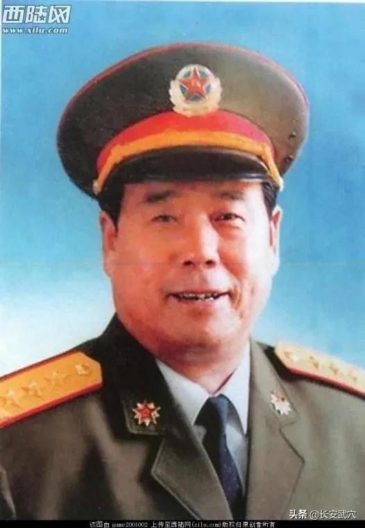 1985年，鄧公進行百萬大裁軍，他給接班人留下了些什麼？