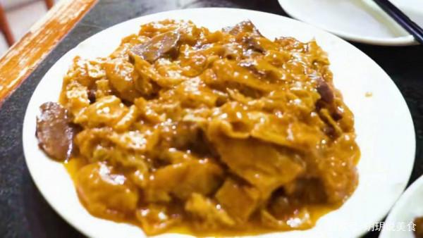 天津正宗黃門臉，面積不足10平米，30年只有5張桌子