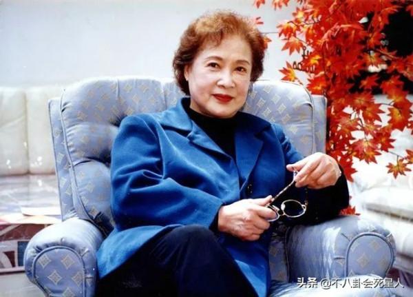 10位自然衰老的中老年女星，面板鬆弛滿面皺紋，但比整容臉舒服