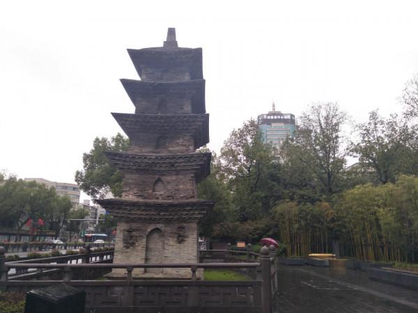 寧波鼓樓的老鄰居,不算起眼的“著名”小塔,天寧寺西塔瞭解一下 寧波鼓樓的老鄰居,不算起眼的“著名”小塔,天寧寺西塔瞭解一下