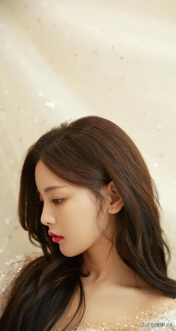 楊超越，膚白貌美、可愛甜美、古靈精怪，好看的女孩子誰不愛呢