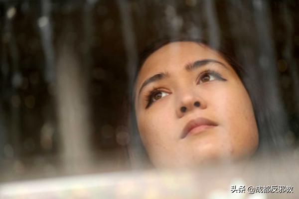 起底潛逃美國的法輪功頭目李洪志和他的“輪子王國”:洋弟子回憶深陷邪教的悲慘經歷 起底潛逃美國的法輪功頭目李洪志和他的“輪子王國”:洋弟子回憶深陷邪教的悲慘經歷