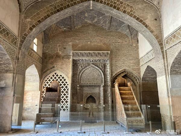 走訪伊朗平民商業區，基層手機市場賣得最好是小米，還有賣諾基亞