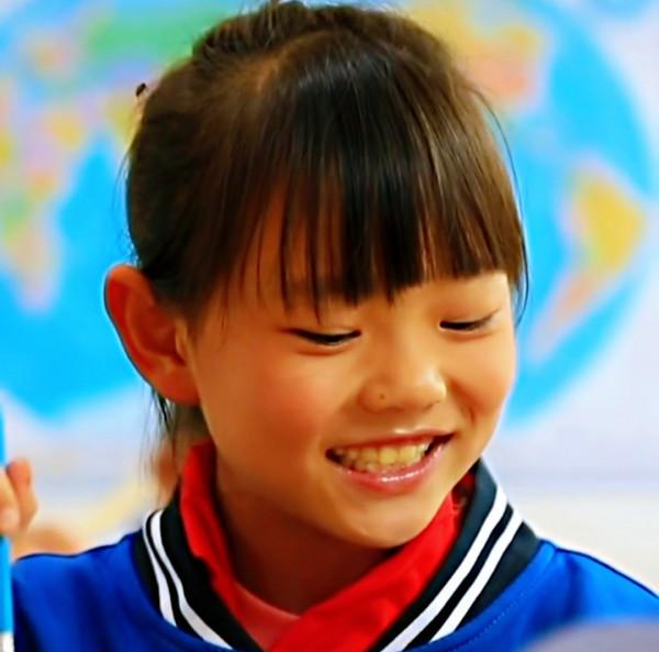 四川學生帶牛奶入校被攔住,家長看不下去了:好校長這樣樹立榜樣 四川學生帶牛奶入校被攔住,家長看不下去了:好校長這樣樹立榜樣