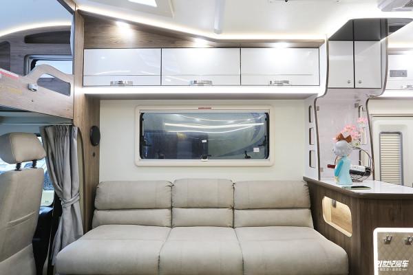 外觀辨識度高,內部佈局合理!實拍拓銳斯特海王星1號房車 外觀辨識度高,內部佈局合理!實拍拓銳斯特海王星1號房車