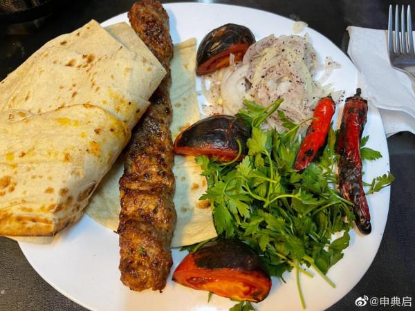 伊茲密爾四年沒見，如今在主城區已經滿街是黑人了