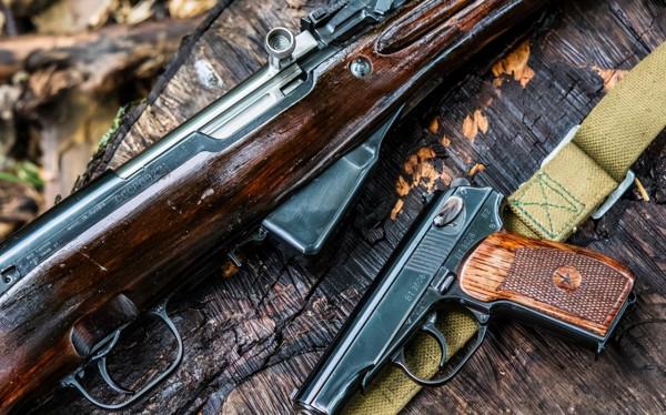 這十把手槍曾是“名將”的配槍，每一把都是軍工的傑作