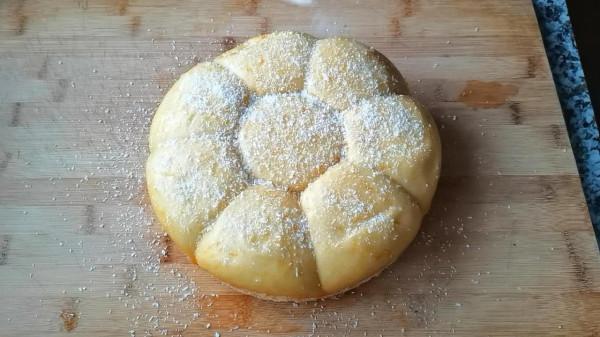 用橙子給家人做麵包，香甜鬆軟，橙香味兒十足，大人孩子都愛吃