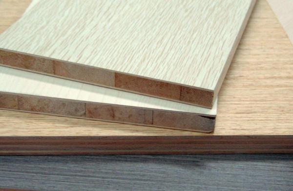 顆粒、多層板、實木等到底哪種定製衣櫃好？不講廢話，直白告訴你