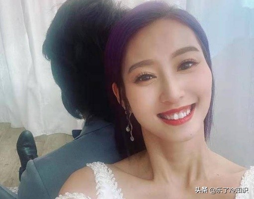 只談感情不談錢!40歲女演員承認未婚夫破產,拒絕幫其還債 只談感情不談錢!40歲女演員承認未婚夫破產,拒絕幫其還債
