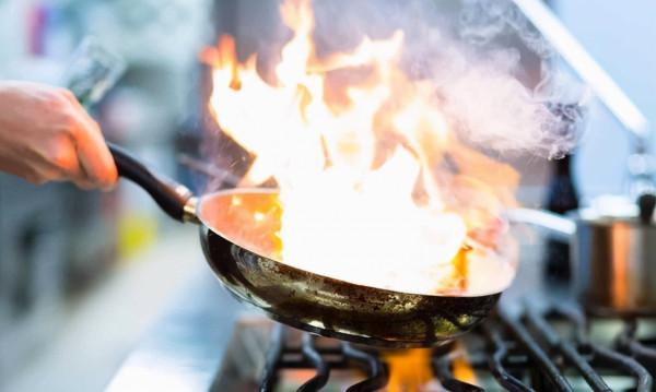 我用一臺頂配iPhone 13的錢 買齊了全屋的家電