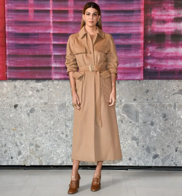 50+女人的衣品，從外套就能判斷出來，這4件顯氣質還保暖