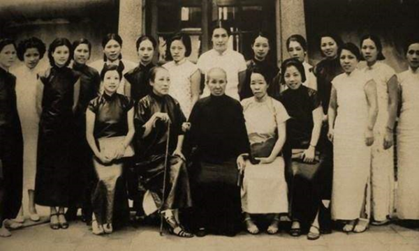 “雙槍老太婆”趙洪文國:抗戰時享譽中外,解放後為何被槍決? “雙槍老太婆”趙洪文國:抗戰時享譽中外,解放後為何被槍決?