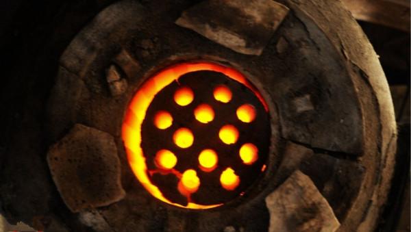 北方農村今年過冬能燒煤，前提是安上天然氣爐，形式和民生兼顧