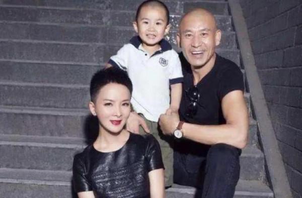 還記得《大宅門》抱狗丫頭“香秀”嗎?她48歲長這樣 還記得《大宅門》抱狗丫頭“香秀”嗎?她48歲長這樣