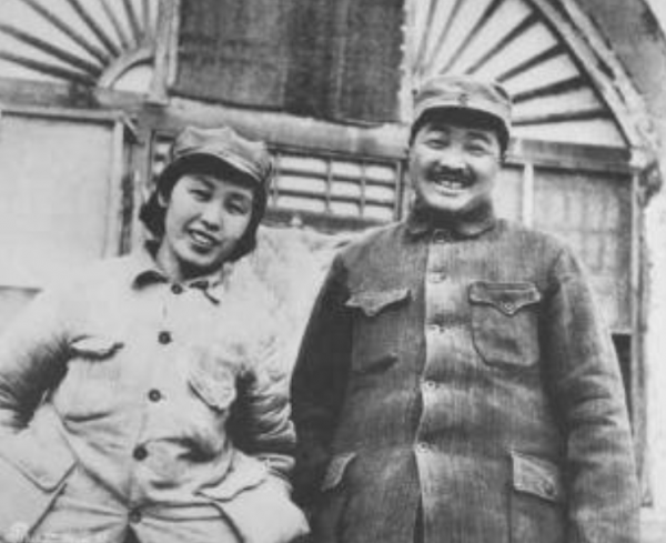 46年賀龍戰友關嚮應去世，賀龍為滿足其願望，給兒子取名“鵬飛”