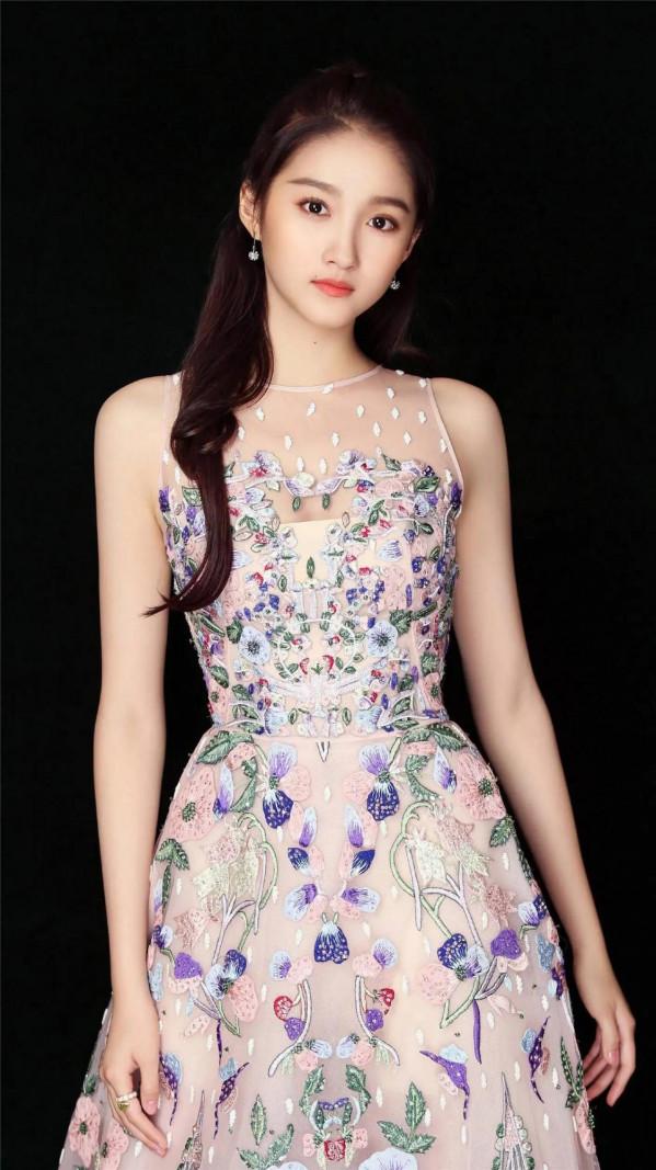 關曉彤：國民閨女太驚豔了