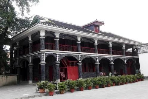 1955年授銜,其中有一位外國人,參加過長征,被授予少將軍銜 1955年授銜,其中有一位外國人,參加過長征,被授予少將軍銜